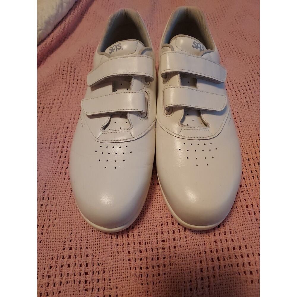 SAS shoes woman USA made size 8.5 hook and loop closure SEE DESCRIPTION EUC